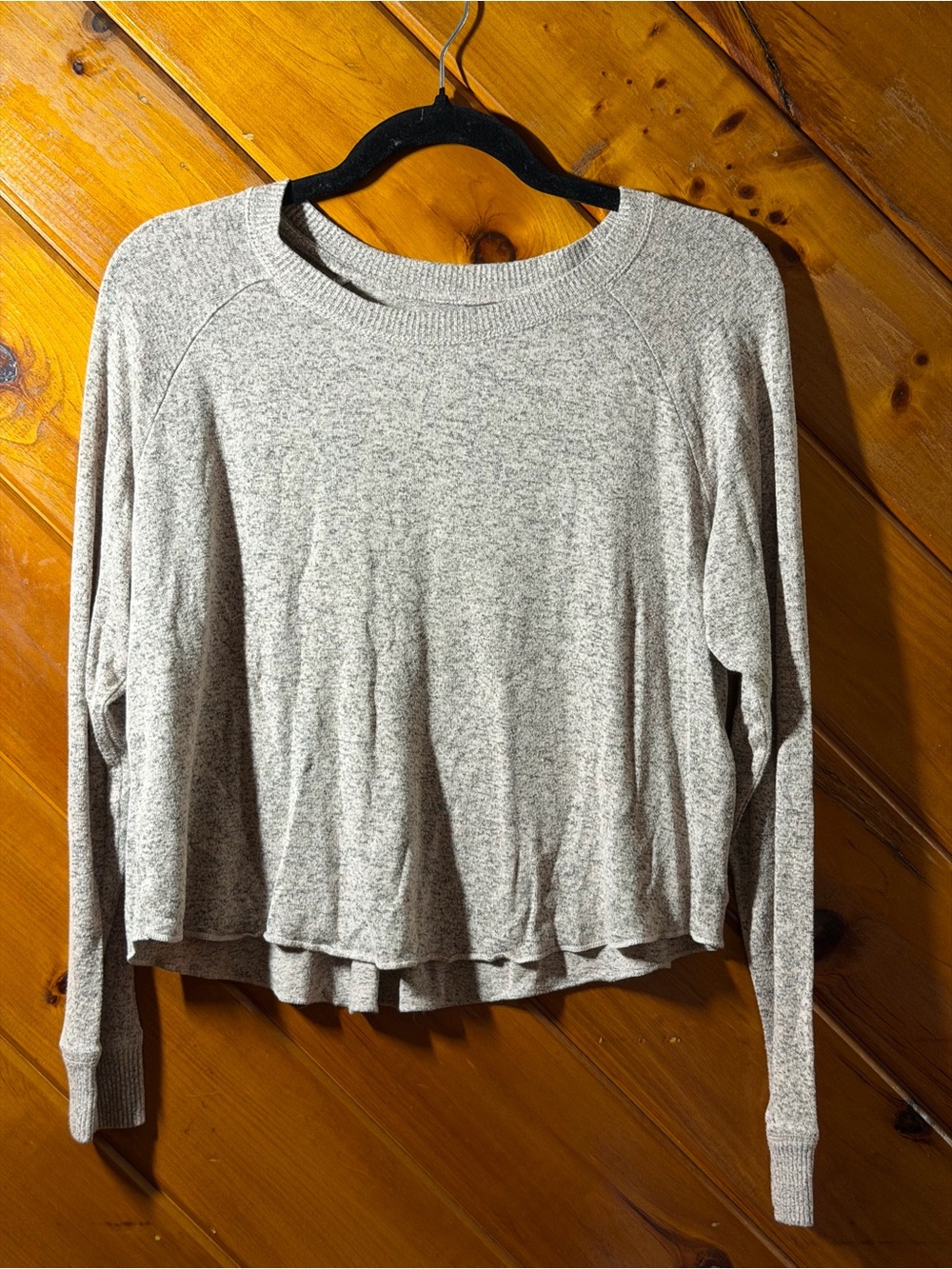 Source Unknown Heather Light Gray Cropped Long-Sleeve Top